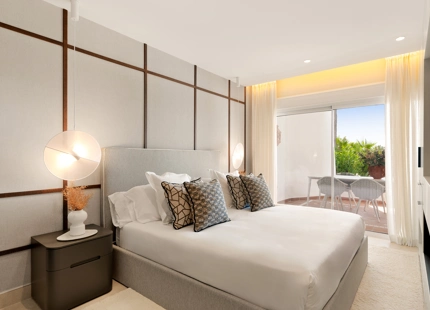 EXQUISITO APARTAMENTO EN PLANTA BAJA ORIENTADO AL SUR CON VISTAS AL MAR