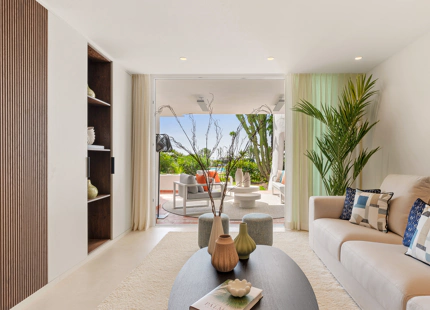 EXQUISITO APARTAMENTO EN PLANTA BAJA ORIENTADO AL SUR CON VISTAS AL MAR