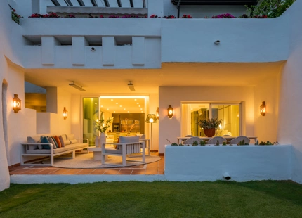 EXQUISITO APARTAMENTO EN PLANTA BAJA ORIENTADO AL SUR CON VISTAS AL MAR