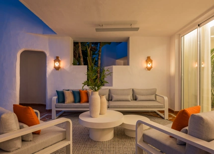 EXQUISITO APARTAMENTO EN PLANTA BAJA ORIENTADO AL SUR CON VISTAS AL MAR