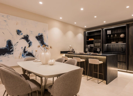 APARTAMENTO DE LUJO EN PLANTA BAJA TOTALMENTE RENOVADO CON VISTAS A JARDINES