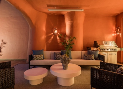 APARTAMENTO DE LUJO EN PLANTA BAJA TOTALMENTE RENOVADO CON VISTAS A JARDINES