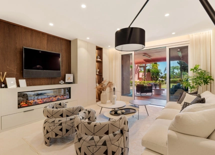 APARTAMENTO DE LUJO EN PLANTA BAJA TOTALMENTE RENOVADO CON VISTAS A JARDINES