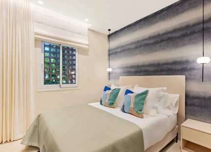APARTAMENTO DE LUJO EN PLANTA BAJA TOTALMENTE RENOVADO CON VISTAS A JARDINES