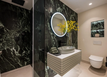 APARTAMENTO DE LUJO EN PLANTA BAJA TOTALMENTE RENOVADO CON VISTAS A JARDINES