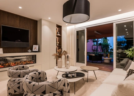 APARTAMENTO DE LUJO EN PLANTA BAJA TOTALMENTE RENOVADO CON VISTAS A JARDINES
