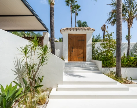 Villa for sale in Nueva Andalucia, Marbella