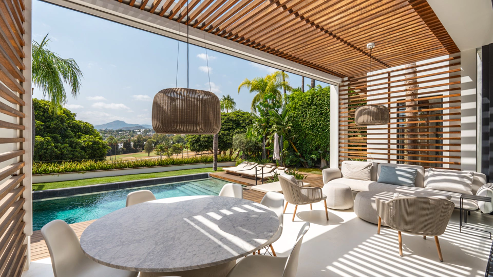 Villa en venta en Nueva Andalucia, Marbella