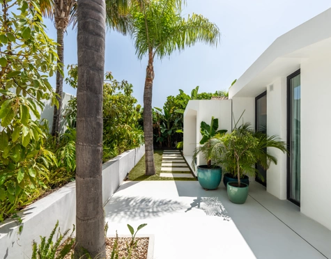 Villa for sale in Nueva Andalucia, Marbella