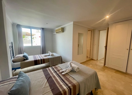 CHARMING DUPLEX PENTHOUSE IN THE HEART OF PUERTO BANUS