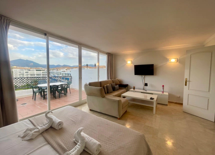 CHARMING DUPLEX PENTHOUSE IN THE HEART OF PUERTO BANUS