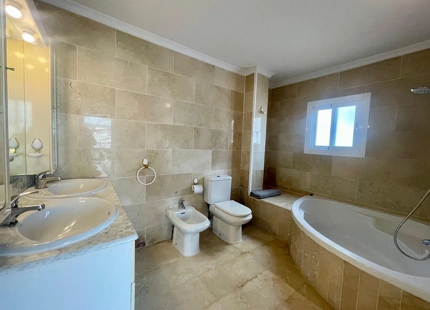 CHARMING DUPLEX PENTHOUSE IN THE HEART OF PUERTO BANUS