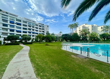 CHARMING DUPLEX PENTHOUSE IN THE HEART OF PUERTO BANUS