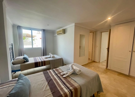 CHARMING DUPLEX PENTHOUSE IN THE HEART OF PUERTO BANUS