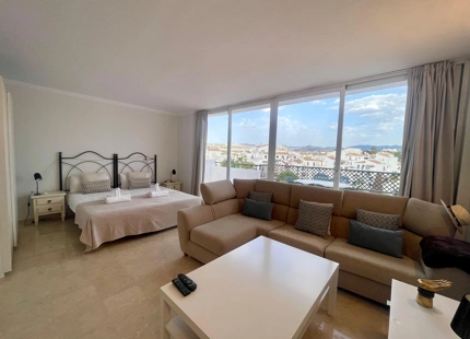 CHARMING DUPLEX PENTHOUSE IN THE HEART OF PUERTO BANUS
