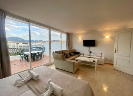 CHARMING DUPLEX PENTHOUSE IN THE HEART OF PUERTO BANUS
