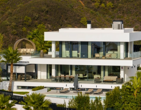 Villa for sale in Nueva Andalucia, Marbella