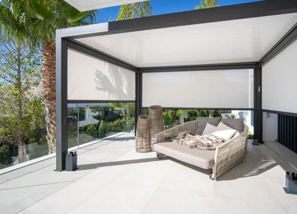 LUXURY VILLA IN NUEVA ANDALUCÍA WITH SPECTACULAR VIEWS
