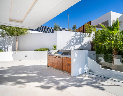 Villa for sale in Nueva Andalucia, Marbella