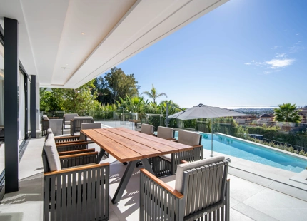 LUXURY VILLA IN NUEVA ANDALUCÍA WITH SPECTACULAR VIEWS