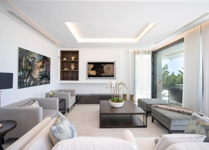LUXURY VILLA IN NUEVA ANDALUCÍA WITH SPECTACULAR VIEWS