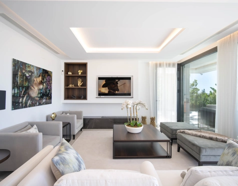Villa for sale in Nueva Andalucia, Marbella