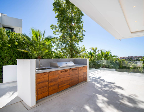 Villa for sale in Nueva Andalucia, Marbella