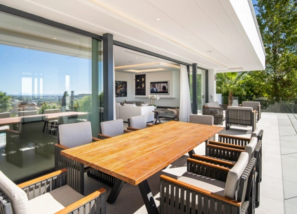 LUXURY VILLA IN NUEVA ANDALUCÍA WITH SPECTACULAR VIEWS