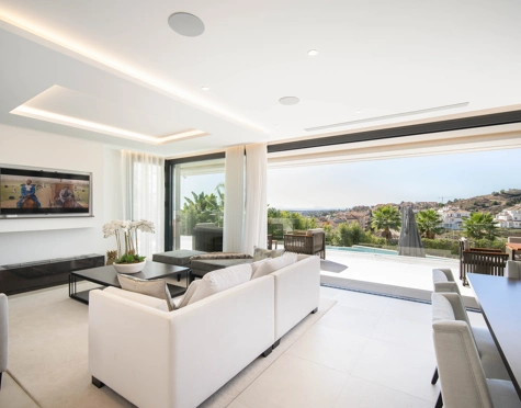 Villa for sale in Nueva Andalucia, Marbella