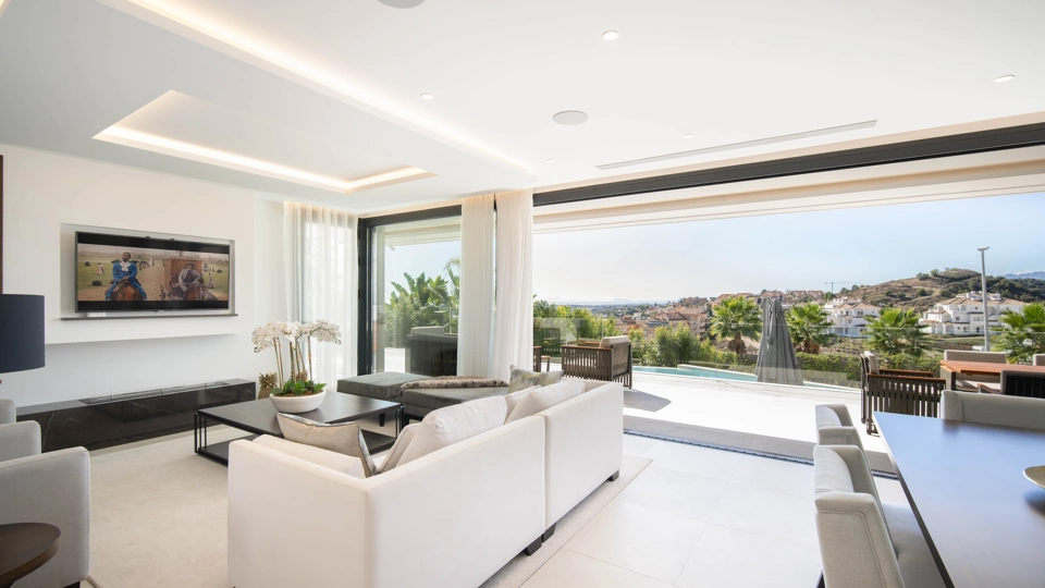 Villa for sale in Nueva Andalucia, Marbella