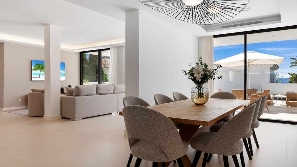 Villa en venta en El Rosario, Marbella Este
