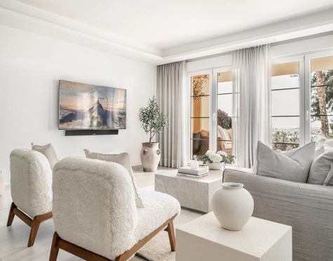 Apartamento en venta en Nueva Andalucia, Marbella