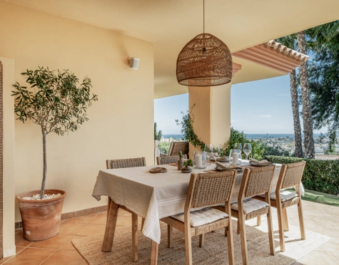 Apartamento en venta en Nueva Andalucia, Marbella