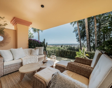 Apartamento en venta en Nueva Andalucia, Marbella