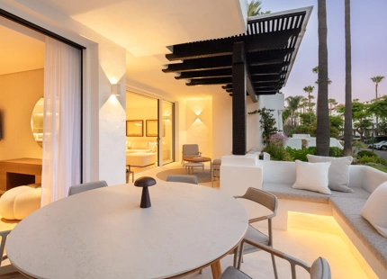 ELEGANTE APARTAMENTO MODERNO CON VISTAS AL MAR EN PUENTE ROMANO