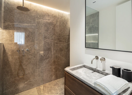 ELEGANTE APARTAMENTO MODERNO CON VISTAS AL MAR EN PUENTE ROMANO