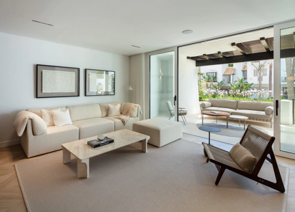 ELEGANTE APARTAMENTO MODERNO CON VISTAS AL MAR EN PUENTE ROMANO