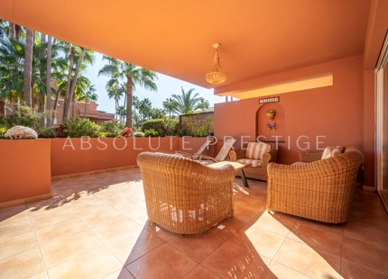 APARTAMENTO EN PLANTA BAJA JUNTO A LA PLAYA DE PUERTO BANÚS