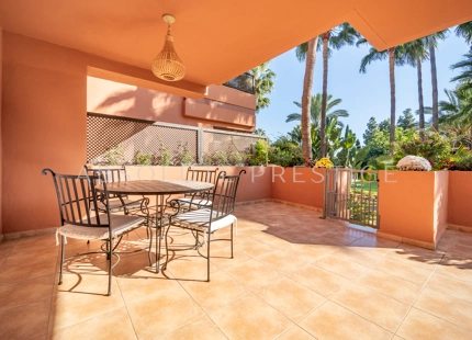 APARTAMENTO EN PLANTA BAJA JUNTO A LA PLAYA DE PUERTO BANÚS