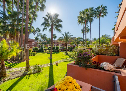 APARTAMENTO EN PLANTA BAJA JUNTO A LA PLAYA DE PUERTO BANÚS
