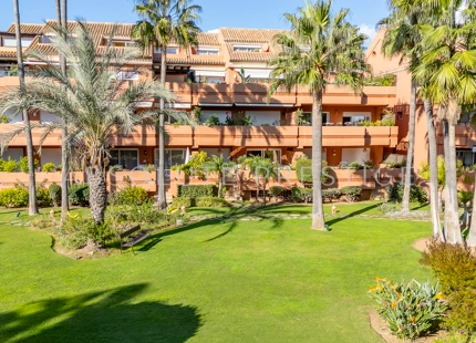 APARTAMENTO EN PLANTA BAJA JUNTO A LA PLAYA DE PUERTO BANÚS