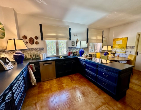 Mansion for sale in Fuente del Espanto, Benahavis