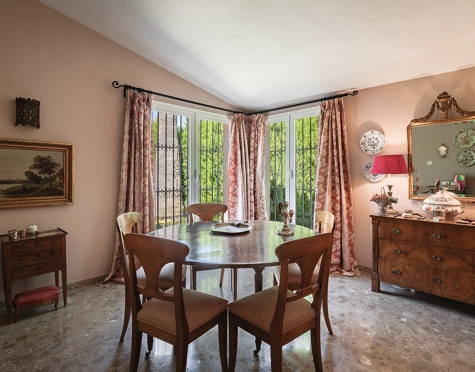 Mansion for sale in Fuente del Espanto, Benahavis