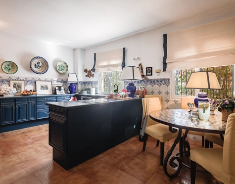 Mansion for sale in Fuente del Espanto, Benahavis