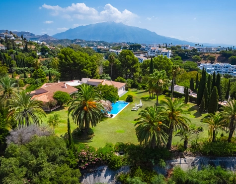 Mansion for sale in Fuente del Espanto, Benahavis