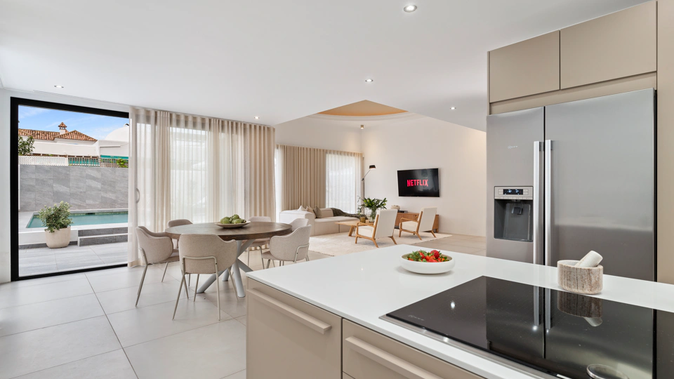 Villa en venta en Nueva Andalucia, Marbella