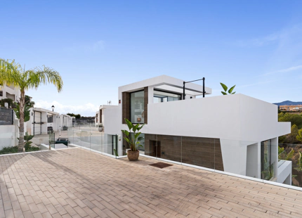 VILLA EXQUISITA EN LA RESINA GOLF