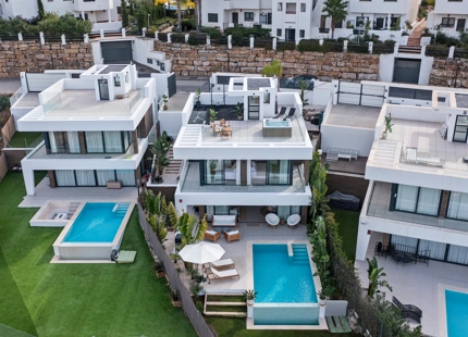VILLA EXQUISITA EN LA RESINA GOLF