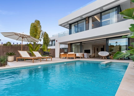 VILLA EXQUISITA EN LA RESINA GOLF