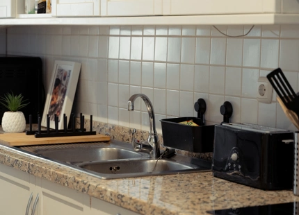 APARTAMENTO ELEGANTE EN UNA URBANIZACIÓN CERRADA EN NUEVA ANDALUCÍA